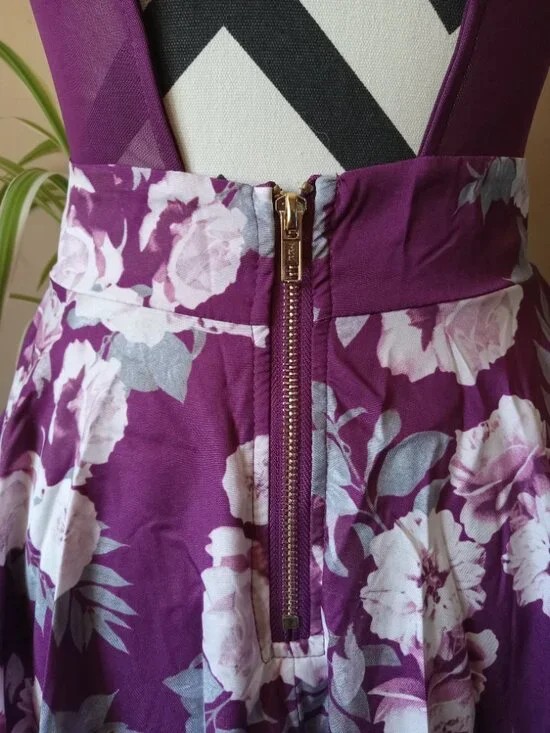 Mulberry Peek-a-Boo Halter Dress - Picture 4 of 7